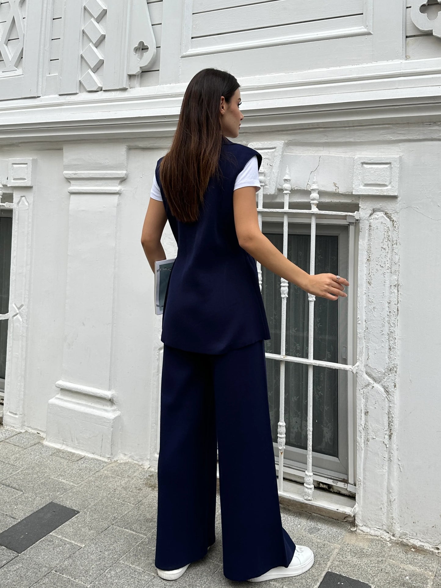 Gold Düğmeli, Geniş Paça Pantolonlu Takım - Lacivert