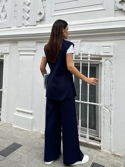 Gold Düğmeli, Geniş Paça Pantolonlu Takım - Lacivert