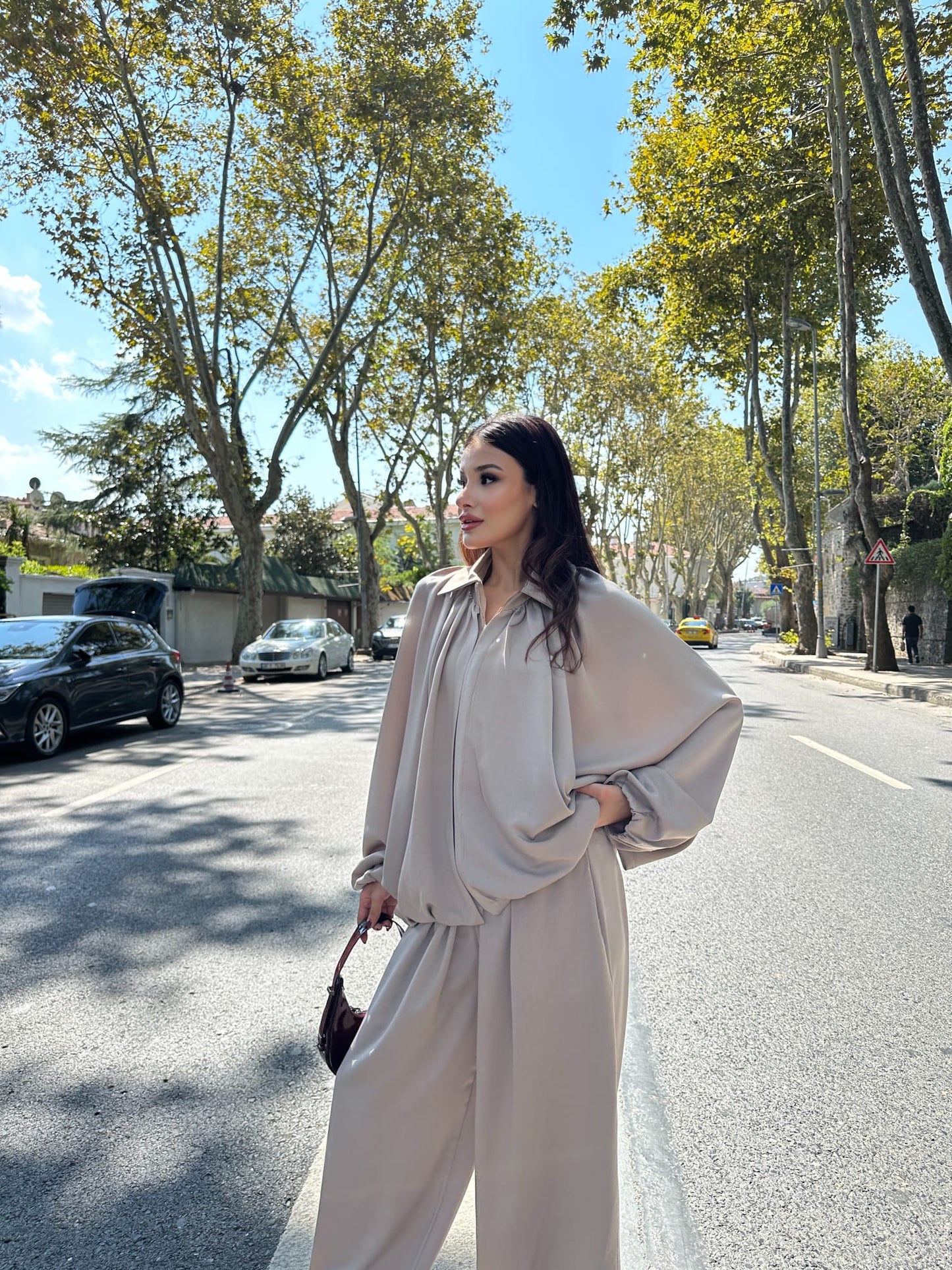 Saten Büzgülü Pileli Bumber Ceket Pantolon Takım - Bej